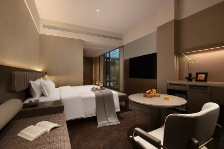 Grand New Century Hotel Chuhehanjie Wuhan Отели рядом с достопримечательностью «Library of Faculty of Information Sciences»