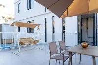 Young Elite Space Homestay (Dongbi Xiaohao Beach)