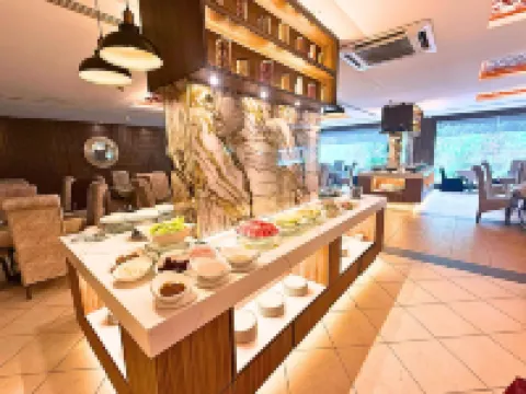 Howard Johnson by Wyndham Kota Kinabalu City Centre (formerly Hotel Shangri-La Kota Kinabalu) Hotels in Kota Kinabalu