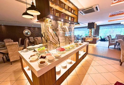 Howard Johnson by Wyndham Kota Kinabalu City Centre