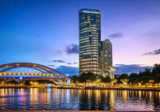 Banyuju Riverside Duplex Apartment Homestay (Sunwenxi Road Pedestrian Street Xingzhong Plaza) Hotels near Qijiang Park