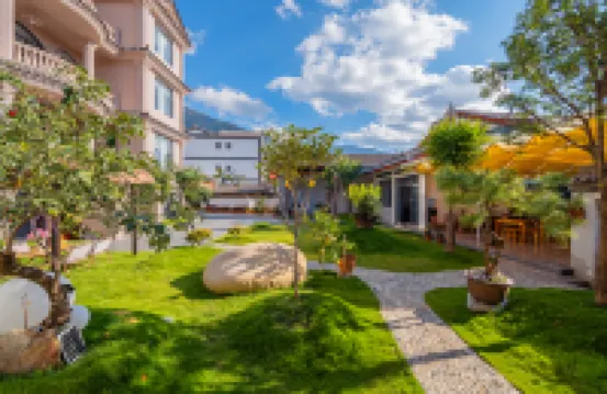 Moon Homestay Cloud Residence(Sanyi Internationai AirportStore) Hotels near Lijiang Sanyi International Airport