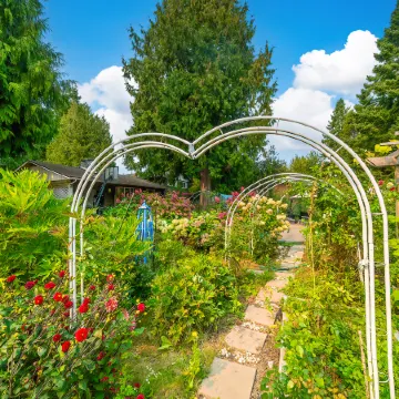 Gorgeous garden 3BR short or long term rental