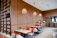 Licheng Hotel (Yuechi Railway Station Longhu Park Branch)