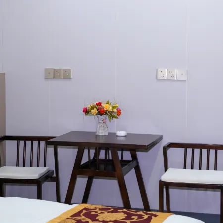 Yumen Boyue Hotel