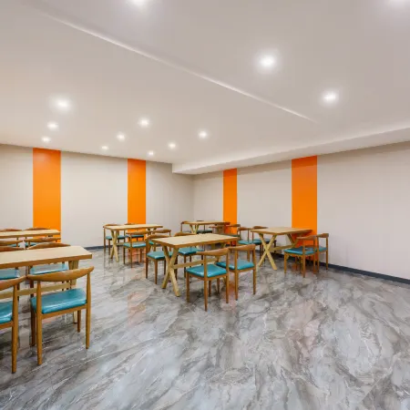 Liaoyang Zhuoyue Hotel