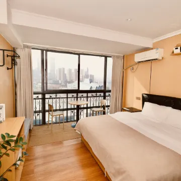 Nanxi Smart Riverside Boutique Stay (Chongqing Jiefangbei Pedestrian Street Hong Ya Dong)