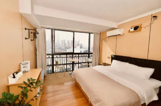 Nanxi Smart Riverside Boutique Stay (Chongqing Jiefangbei Pedestrian Street Hong Ya Dong) Hotels near Chaotianmen Square