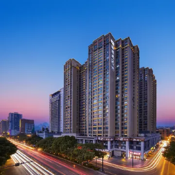 Ease Hotel · Zhi (Yichang Three Gorges Visitor Center Binjiang Wanda)
