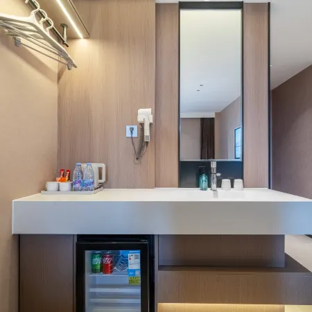 Landison® Cigle Hotel (Shanghai International Resort Chuansha Metro Station)