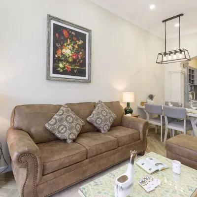 L'amour Villa with Sauna at City Center Отели рядом с достопримечательностью «Пляж Xuan Thieu»