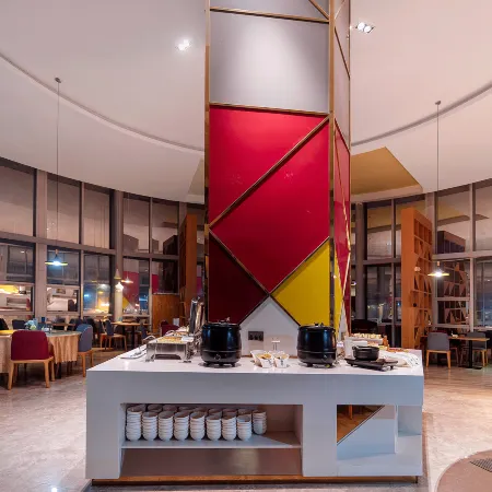 Borrman Hotel (Hechi Bama Center Cultural Plaza Store)