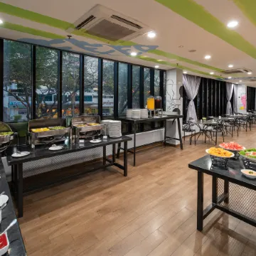 Travelodge Georgetown Отели рядом с достопримечательностью «Mahindarama Buddhist Temple»