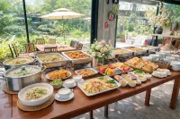 Baanphet Sukphrom Wang Nam Khiao - Breakfast