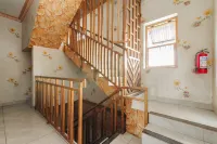 RedDoorz Plus near Mall Sunter - 3-Star