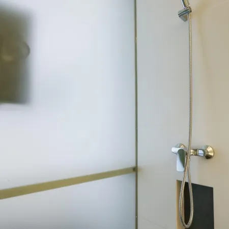 Tujutiga Suites Отели рядом с достопримечательностью «Торговый центр Kuningan City»