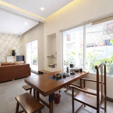Palette Amura Hotel - Near Gigamall Отели рядом с достопримечательностью «Гипермаркет Vincom Plaza Thu Duc»