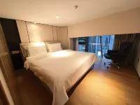 Huanyue Service Apartment (Luohu Port Branch, Dongmen Old Street, Shenzhen) - Homestays
