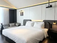 CHANSON  HOTEL