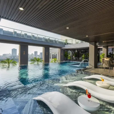 Tan Phuong Nam Galaxy Riverfront Hotels near Han River Bridge