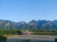 Huamei Elegant Hotel (Huashan Scenic Area Tourist Center) - con vista montagne