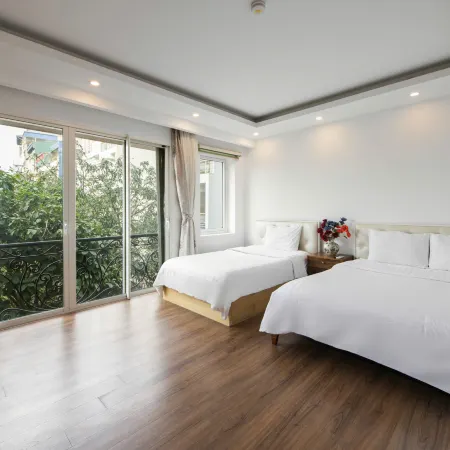 Lakeside House Hanoi Отели рядом с достопримечательностью «Площадь Бадинь»