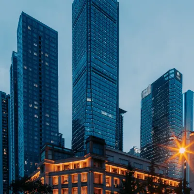 Harbour TAIKOO Suites Отели рядом с достопримечательностью «Цзиньцзян»