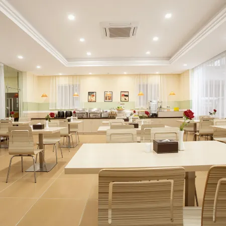 Home inn (Jingxi Jinxiu Ancient Town Longtan Park Branch)