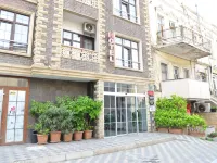 Baku ZamZam Halal Hotel Hotel in zona Piazza della Bandiera Statale