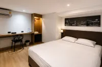 The Blocks Hostel Sukhumvit 10 - Nhà nghỉ