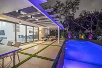 Luxury Villa in Miami | Pool | Mini Golf & BBQ - Villas
