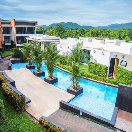 B2 Mae Hong Son Premier Hotel Отели рядом с достопримечательностью «Храм Чонг Кум»