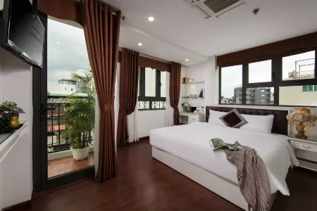 TrangTrang Premium Hotel & Sky Bar