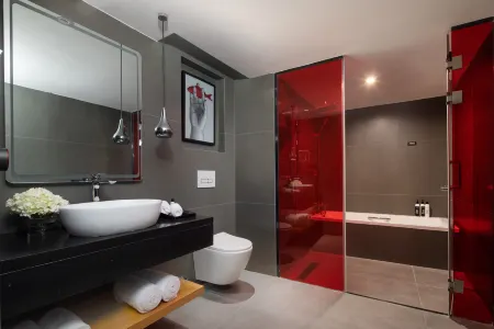 Radisson RED Shanghai Wujiaochang Hotel