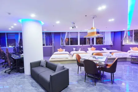 Versailles e-sports Hotel Отели в г. Ухэ