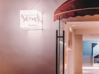 There is a play stack Hotels near Reed Maze