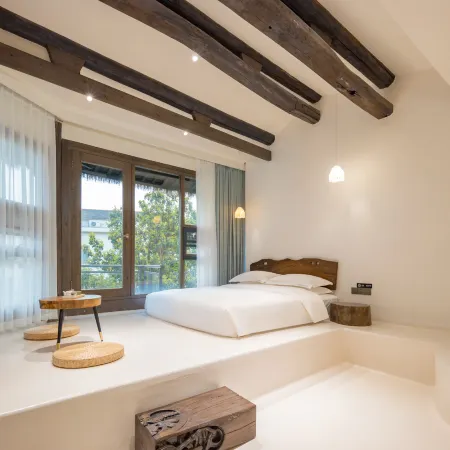 Floral Lux Hotel· Hengdian Xindi Hotel(Film and Television City Qinwang Palace Dream Valley Branch)