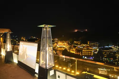 Tiantai Panoramic Projector · Vacation Apartment (Furong Ancient Town Scenic Area Waterfall) - Kitchens