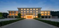 Meizhou Wuhua Hot Mineral Mud Hot Spring Resort Hotel di Wuhua County