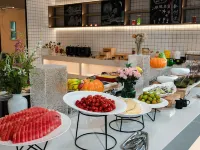 HUIZHOU MOMENT HOTEL