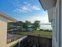 Thousand Island Lake Peninsula camp