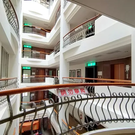 Crown Hotel