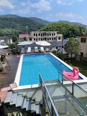 Swallow's Nest Swimming Pool Homestay