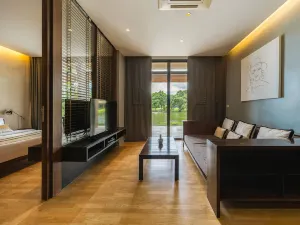 Atta Lakeside Resort Suite