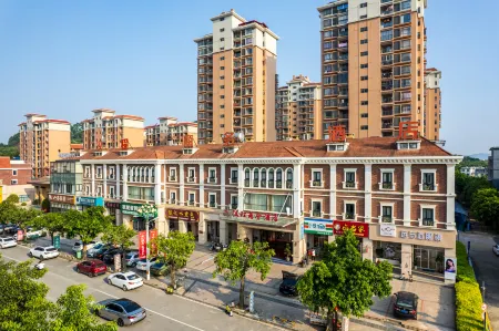 Hancheng Business Hotel (Xianyou High-speed Railway Station Branch) Отели рядом с достопримечательностью «Meizhouwan Vocational Technology College»