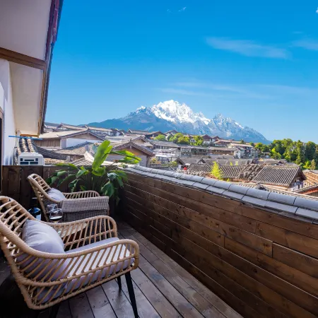 Banshan Lishe Designer Inn with View and Garden (Lijiang Shizishan) Отели рядом с достопримечательностью «Павильон Вангу»