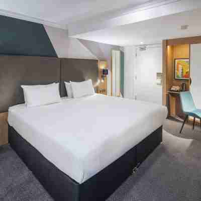 Holiday Inn Gloucester - Cheltenham Rooms