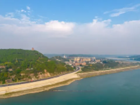 Southern Yishang Light House Hotel Hotels in Nanbu County