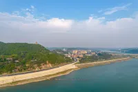 Southern Yishang Light House Hotel