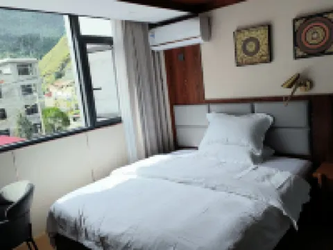 Madami Villa Hotels in Jiulong